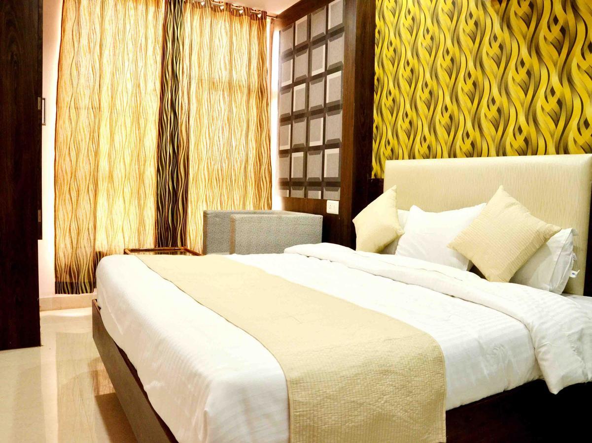 Oyo 2403 Hotel Aamantran Avenue Ujjain Exteriör bild