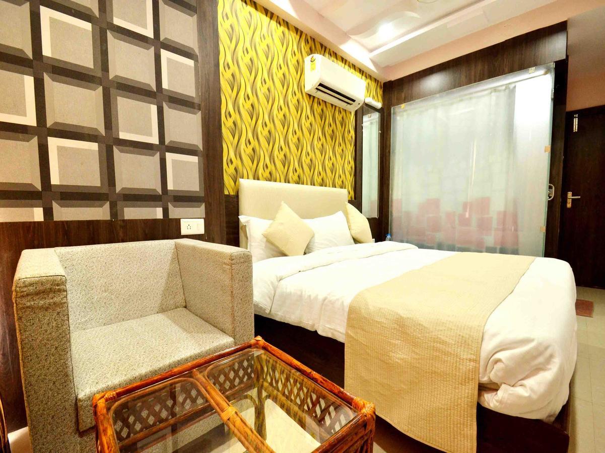 Oyo 2403 Hotel Aamantran Avenue Ujjain Exteriör bild