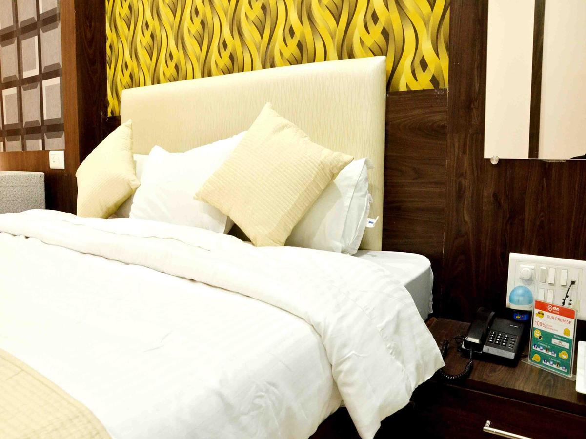 Oyo 2403 Hotel Aamantran Avenue Ujjain Exteriör bild