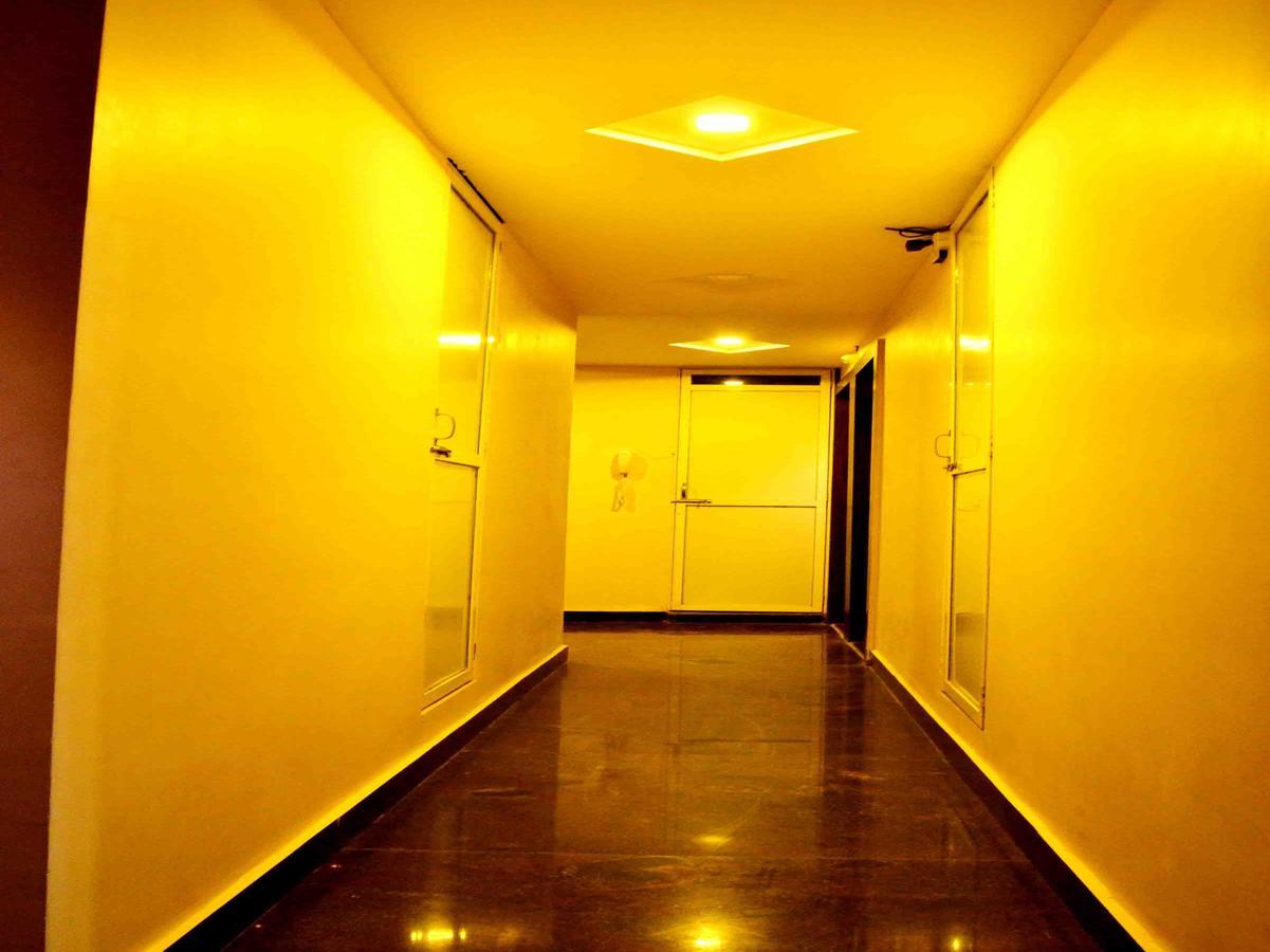 Oyo 2403 Hotel Aamantran Avenue Ujjain Exteriör bild