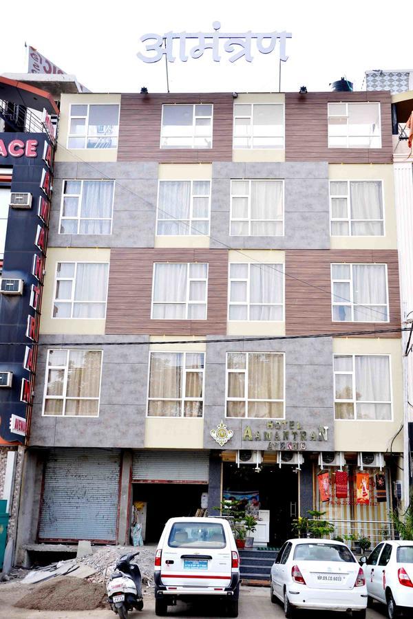 Oyo 2403 Hotel Aamantran Avenue Ujjain Exteriör bild