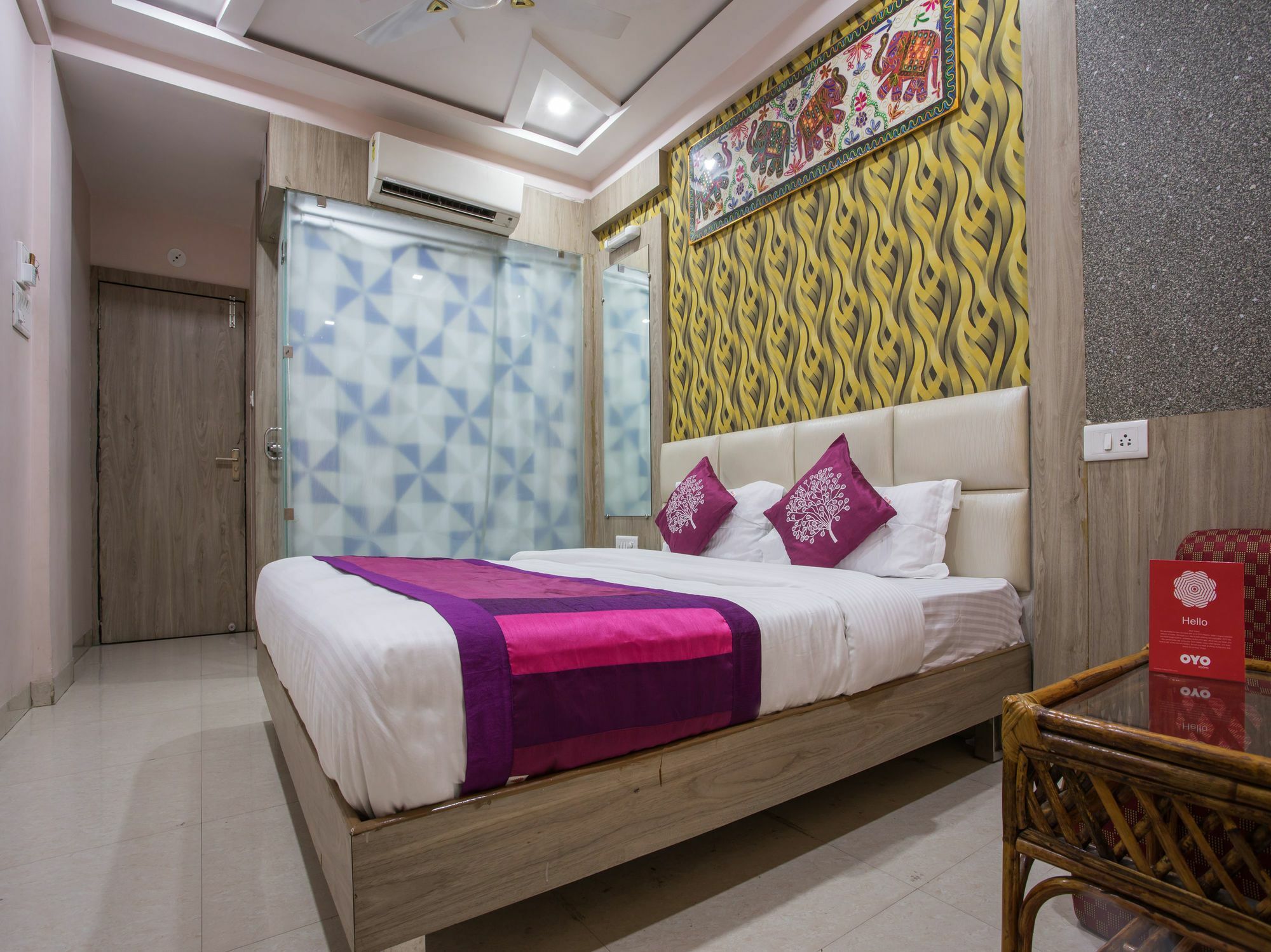 Oyo 2403 Hotel Aamantran Avenue Ujjain Exteriör bild